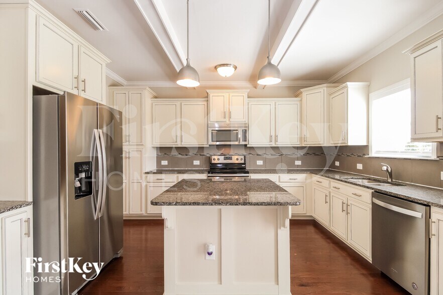 Building Photo - 5112 Shorthorn Way