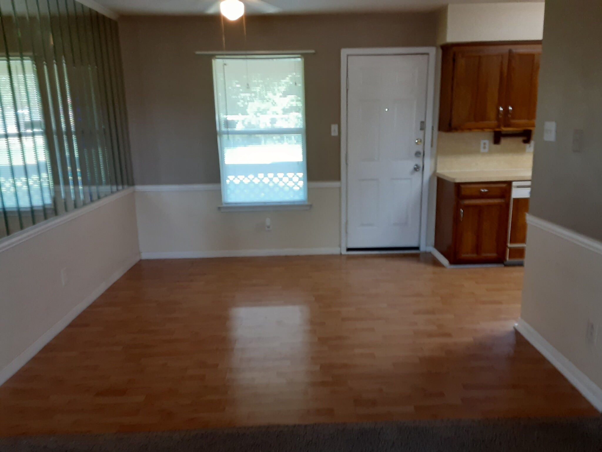 eat in kitchen area - 3324 Dorothy Ln