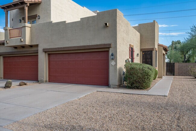 Building Photo - 3422 E University Dr
