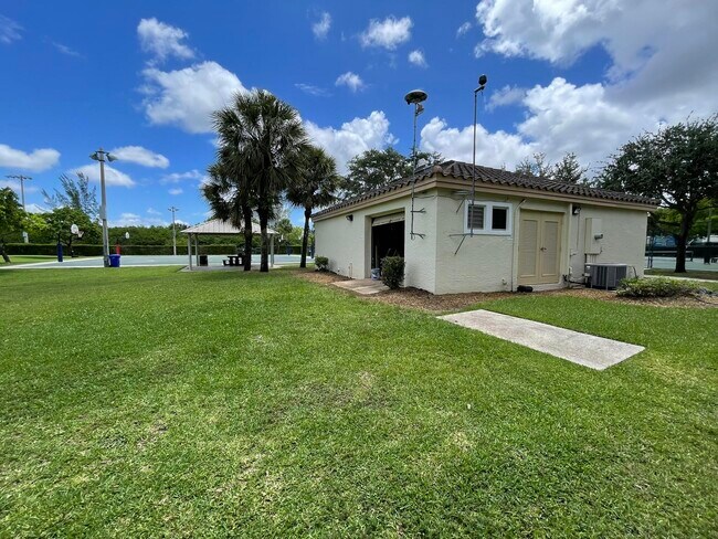 Building Photo - 777 NW 151st Ave