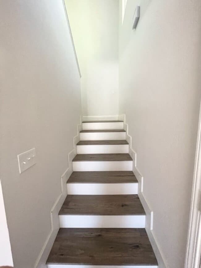 Building Photo - 3 bedroom, 2.5 bathroom home in the heart of Elk Grove