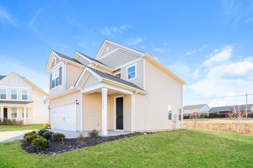 Building Photo - 209 Bosa Ln