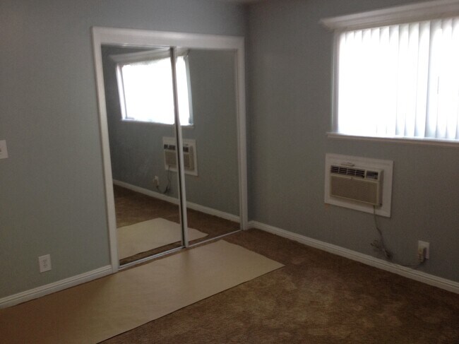 Bedroom - 1657 Ontario Dr