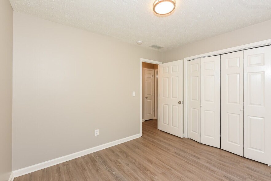 Building Photo - 110 Hunters Keep