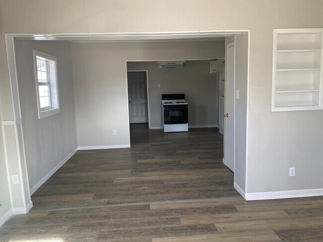 Building Photo - 3012 39th St