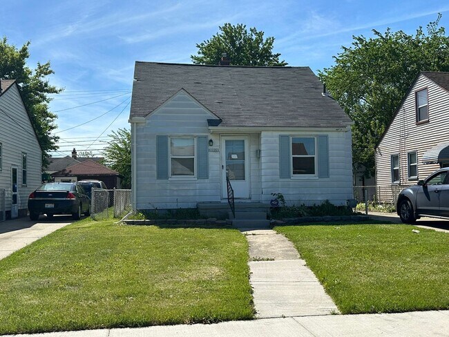 Building Photo - 20939 Beechwood Ave