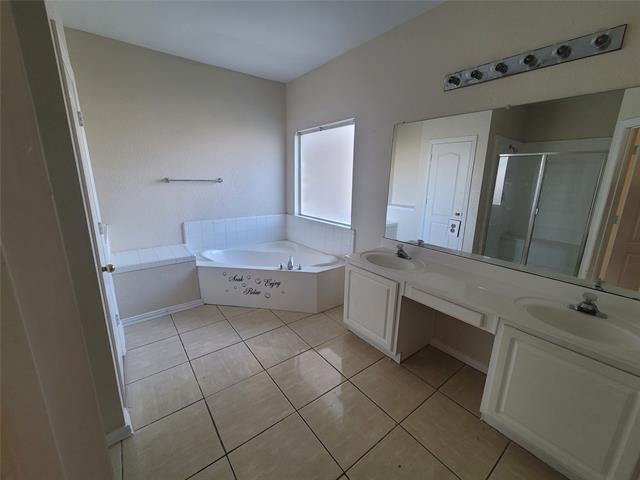 Building Photo - 1229 Tralee Ln