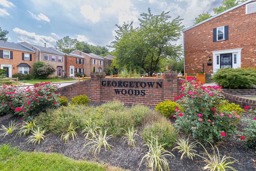 Building Photo - 6558 Gildar St