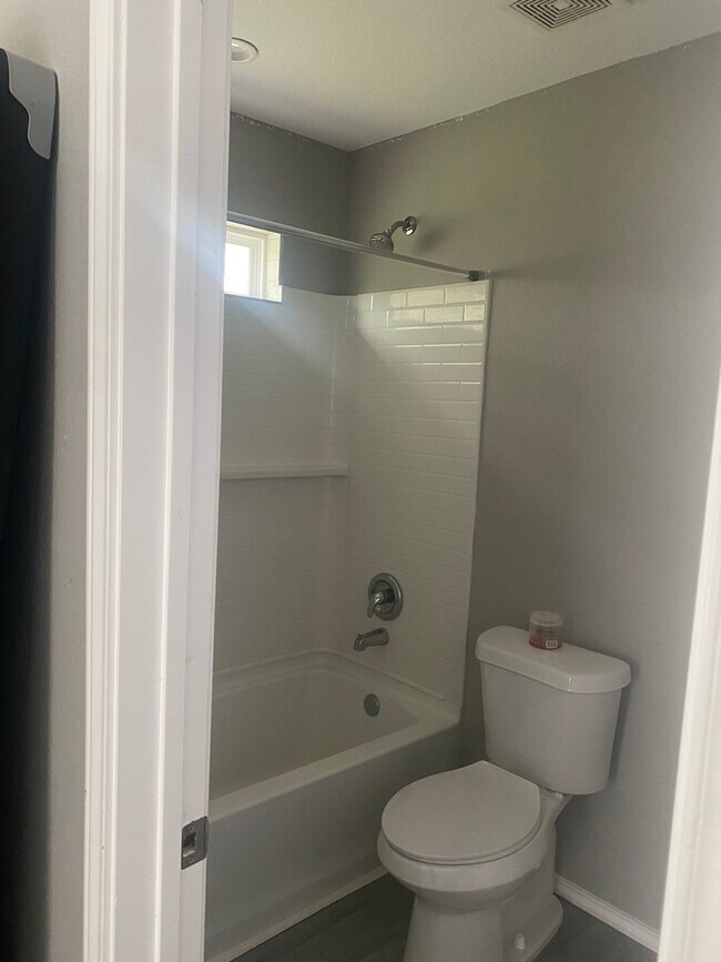 Building Photo - 224 Hill St