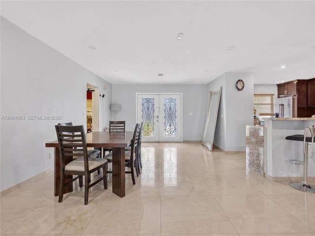 Building Photo - 16641 Royal Poinciana Dr