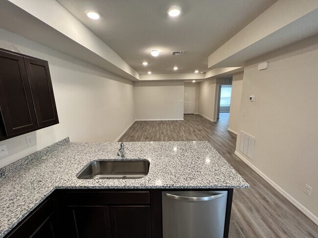 Building Photo - 12322 Buffing Rd