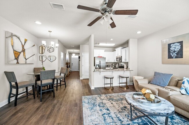 Building Photo - NEW LOW PRICE!!