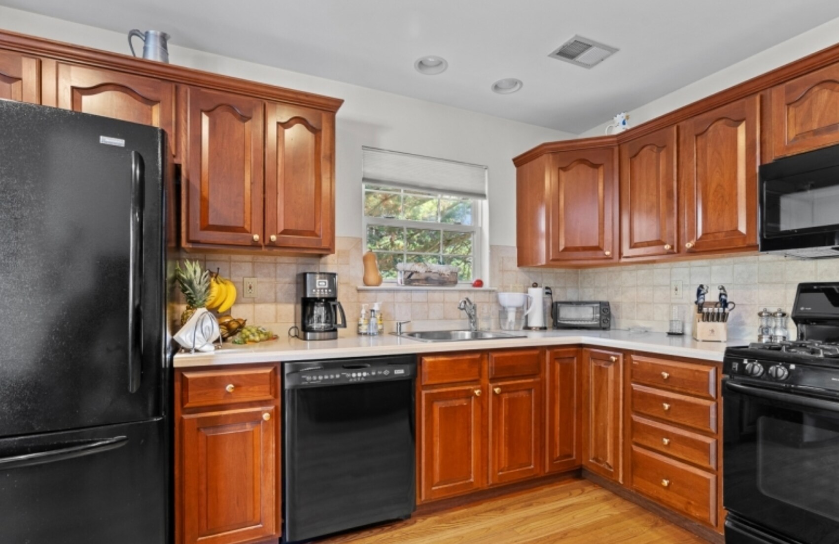 Building Photo - 14 Minuteman Ct