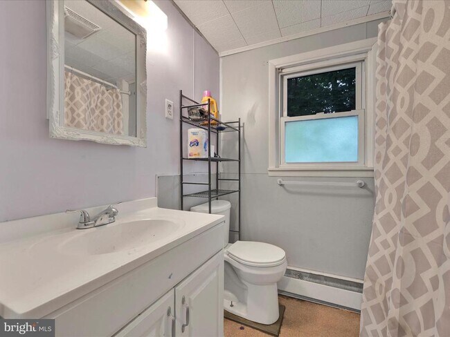 Building Photo - 211 Lincoln Ave