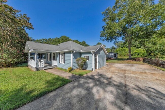 Building Photo - 3849 Dillard St