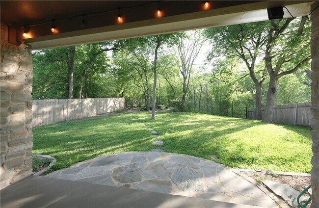 Building Photo - 1909 Manada Trail