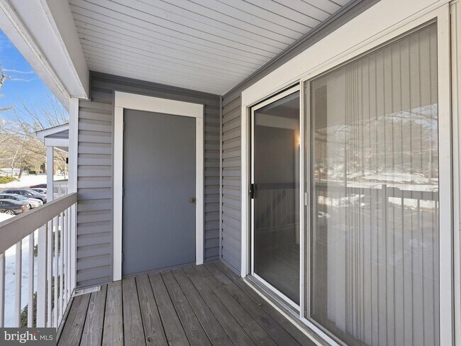 Building Photo - 5854 Orchard Hill Ct