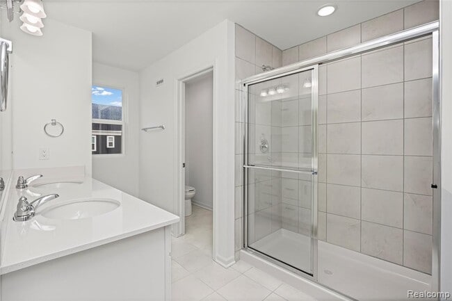 Building Photo - 43071 Atwood Ave