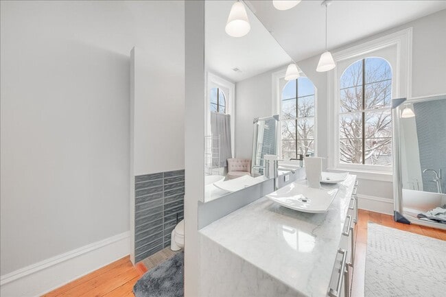 Building Photo - Historic, Character-Rich House - 3 Bed, 3 Bath (2 Full, 2 Half)