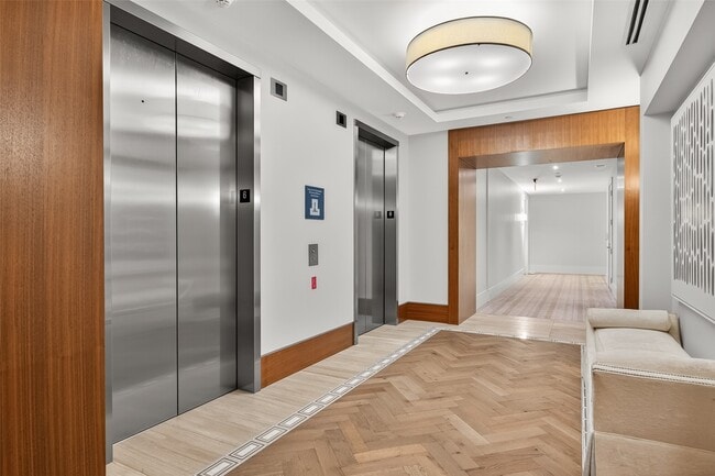 Building Photo - 2047 Westcreek Ln Ln