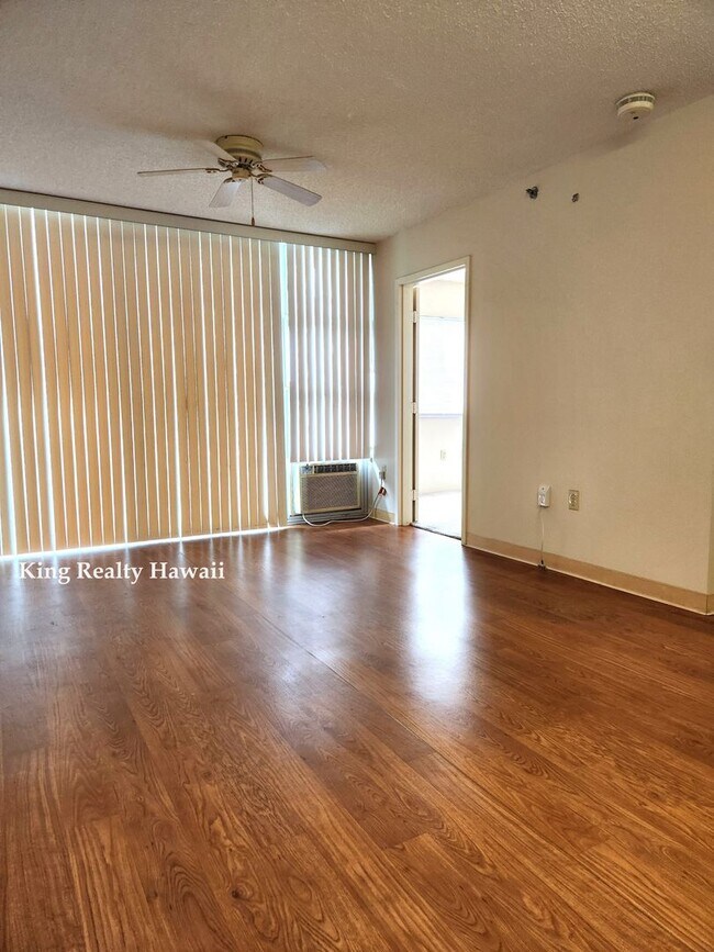 Building Photo - **CLEAN 1 bedroom / 1 bath , w/ W/D, A/C,&...