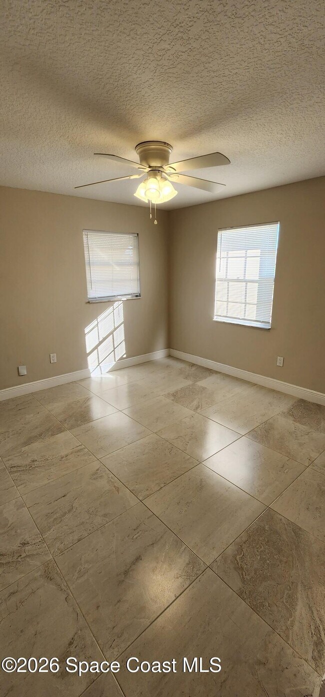 Building Photo - 2442 Mercury Dr