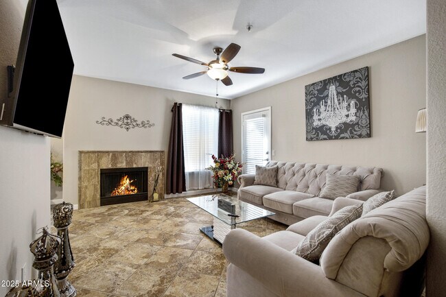 Building Photo - 4925 E Desert Cove Ave