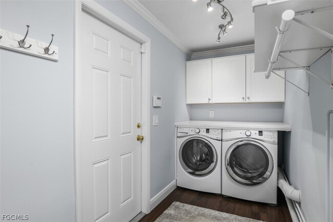 Building Photo - 549 7th Ave N