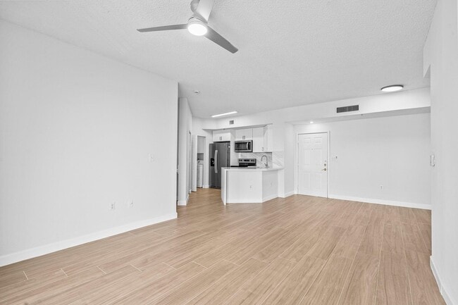 Building Photo - 1000 Scotia Dr