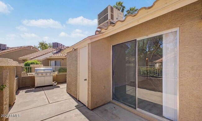 Building Photo - 7040 W Olive Ave
