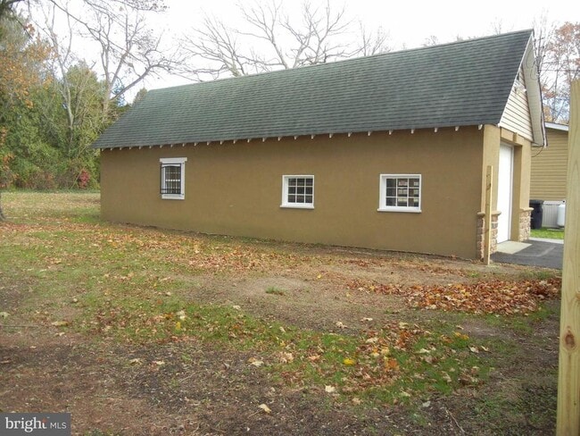 Building Photo - 1616 N Main St