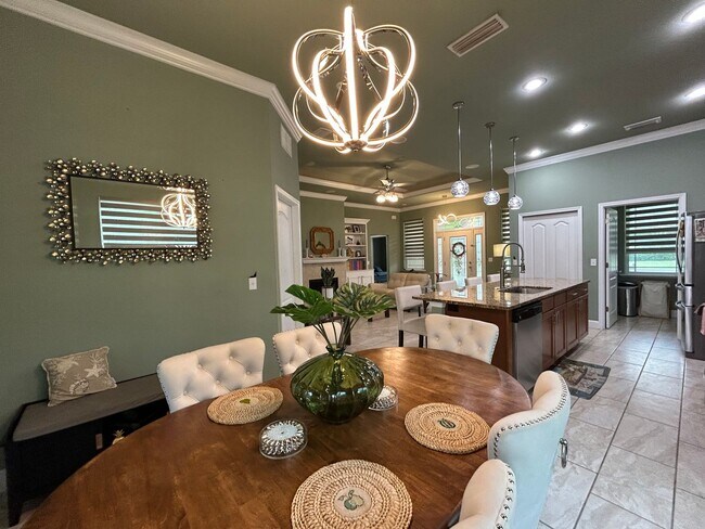 Building Photo - Elegant 3/2 in Oakmont