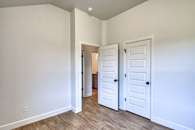 Building Photo - 3812 SE 80th St