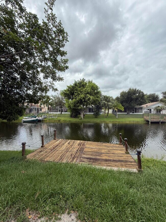 Building Photo - 12394 Westhampton Cir