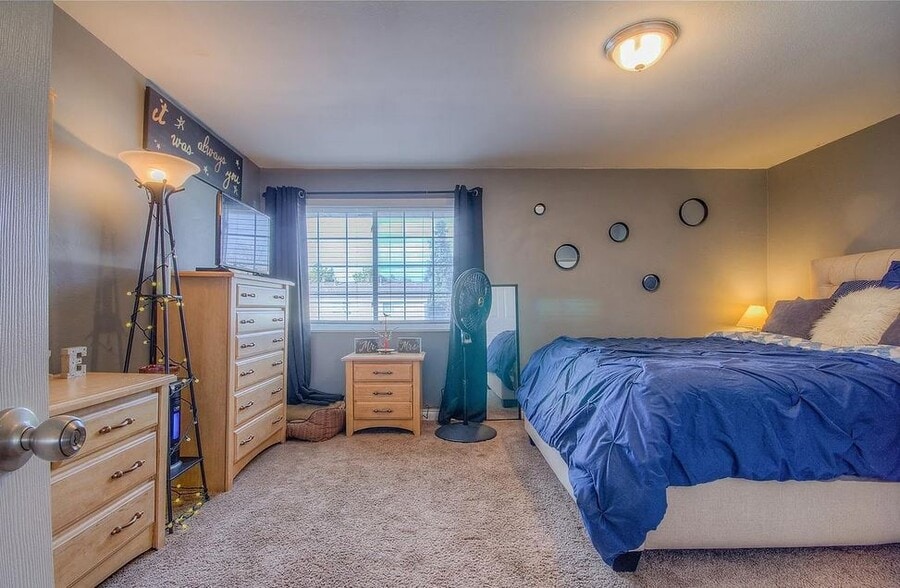 upstairs - bedroom 1 - 13963 E Jewell Ave