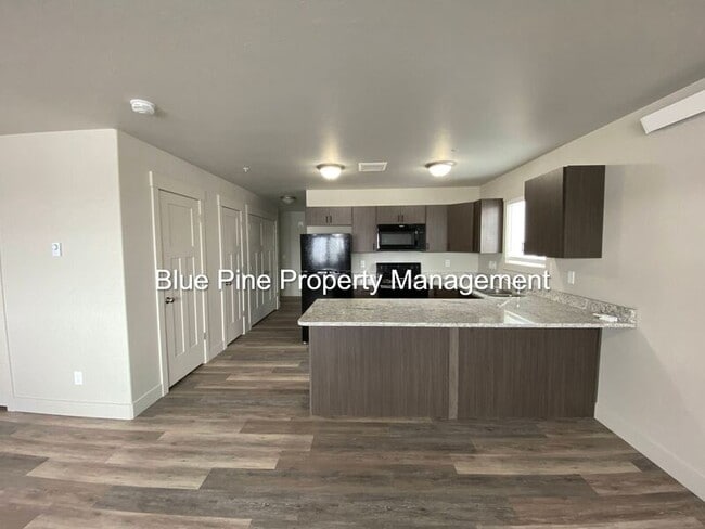 Building Photo - 6255 N Freedom Rd