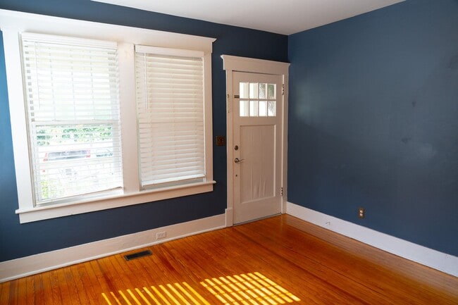 Building Photo - Charming Historic Home Walkable to Cargo & Soda Pop Districts