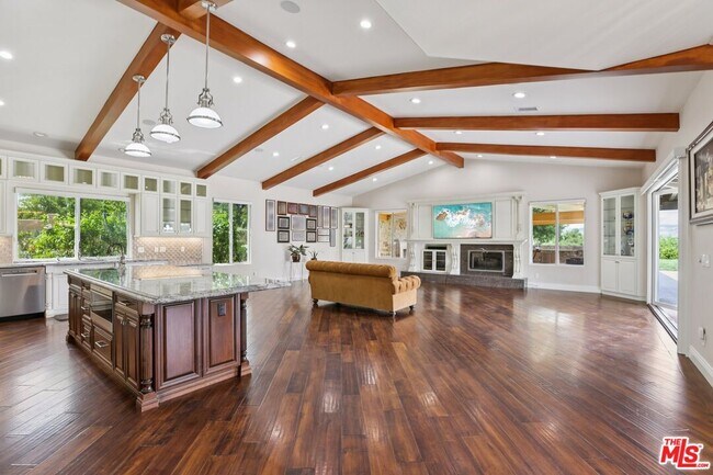 Building Photo - 27048 Triumph Ave