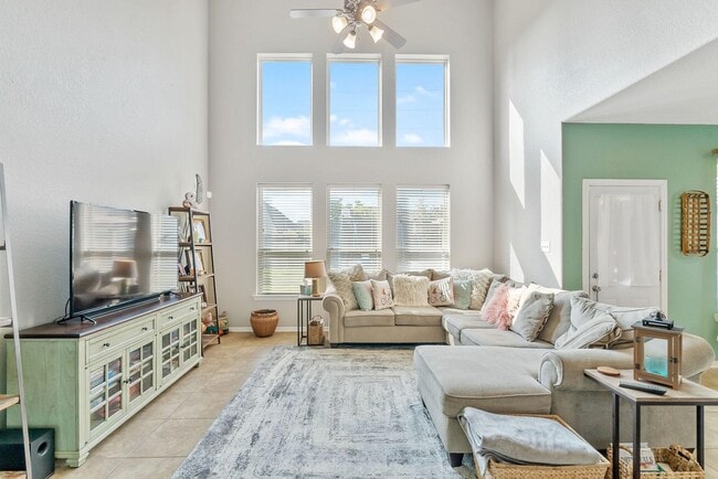 Building Photo - 62 W Lasting Spring Cir