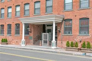 Building Photo - 145 Canal St E