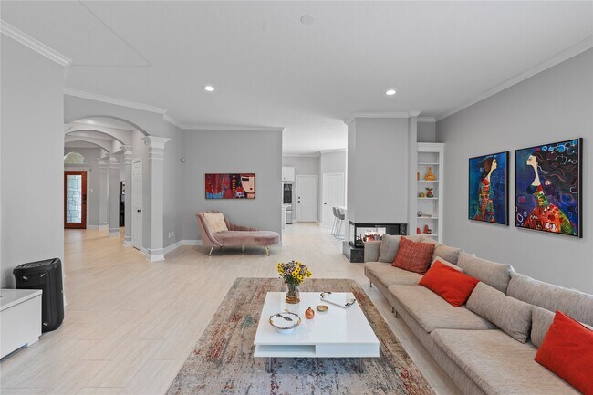 Building Photo - 14215 Scarborough Fair St