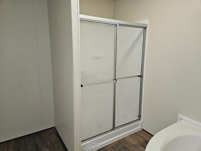 Building Photo - 482 McDonald Ln W