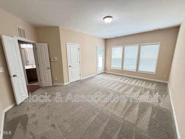 Building Photo - 705 Keystone Park Dr