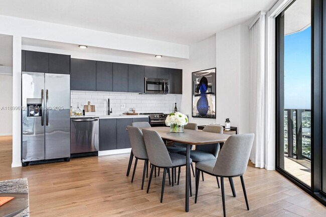 Building Photo - 398 NE 5th St