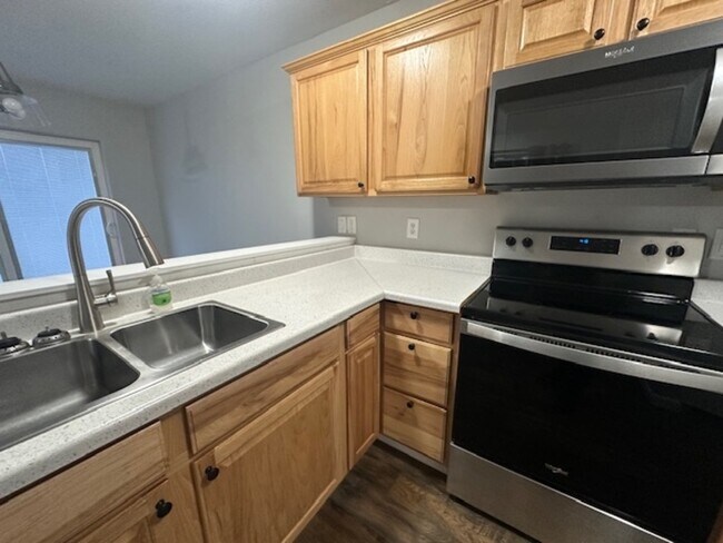 Building Photo - 223 Pioneer Dr