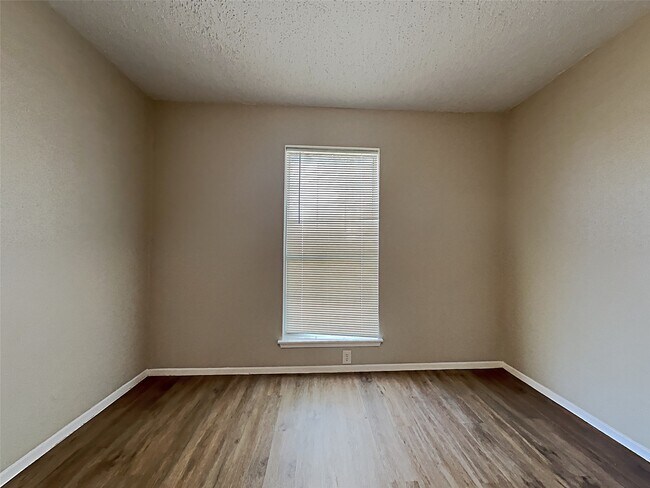 Building Photo - 24111 Spring Towne Dr