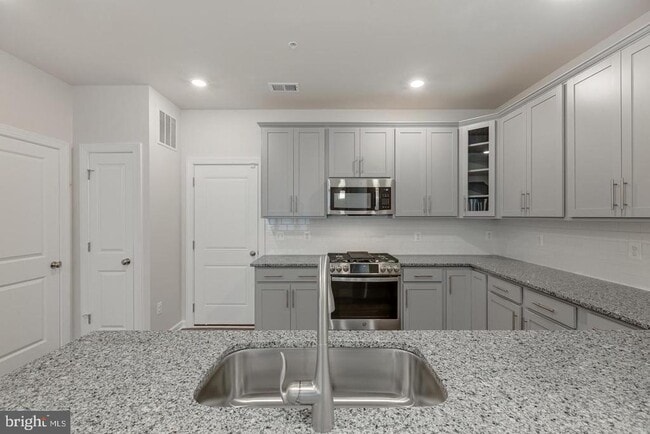 Building Photo - 22494 Radford Point Ter
