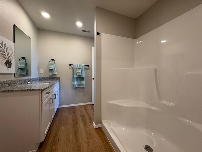Building Photo - Brand New Home!!
