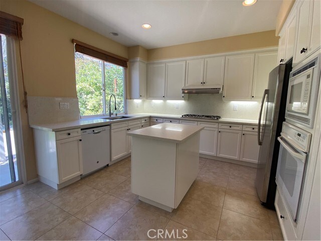 Building Photo - 44 Whispering Pine