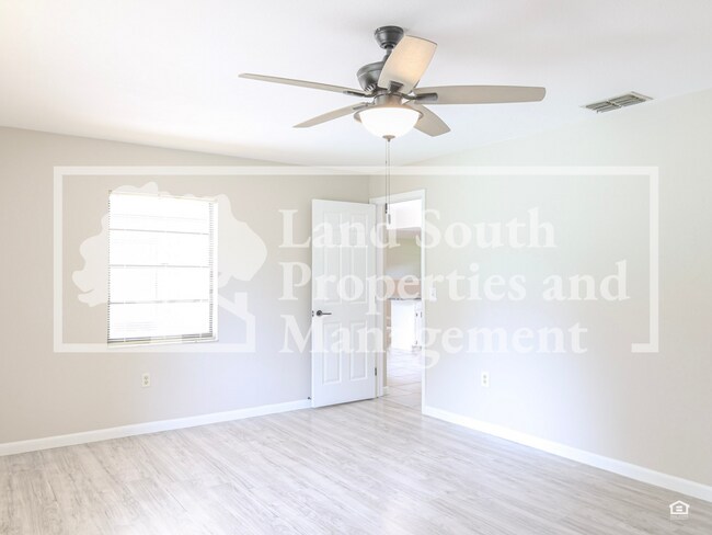 Building Photo - Beautifully Winter Haven Pool Home with Ideal Location